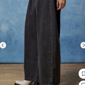 Urban Outfitters Wide Leg Washed Dark Pleated Front Trousers Jeans NWOT Sz 31